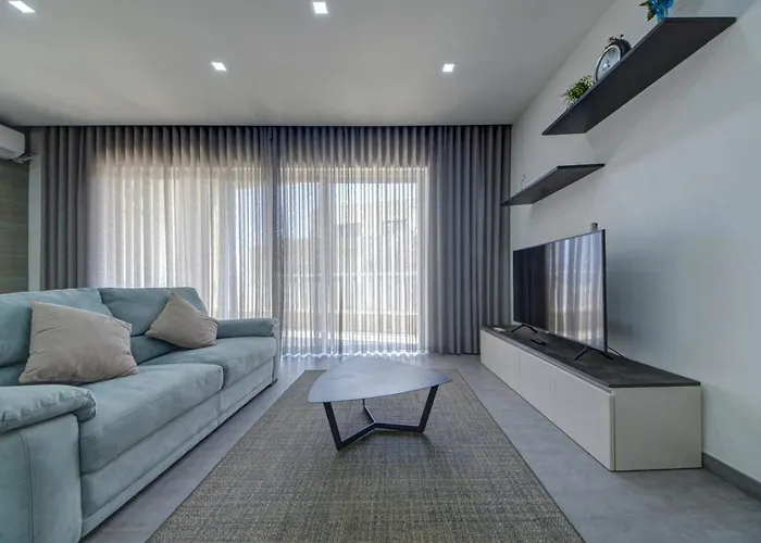 Apartamento Forum Swieqi, Luxury Apartment, 2bd-2bh, Sleeps 4