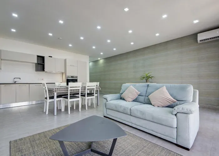 아파트 Forum Swieqi, Luxury Apartment, 2bd-2bh, Sleeps 4 *