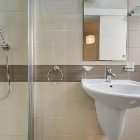 Apartament Forum Swieqi, Luxury Apartment, 2bd-2bh, Sleeps 4 *