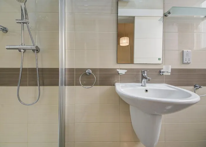 Apartament Forum Swieqi, Luxury Apartment, 2bd-2bh, Sleeps 4 *